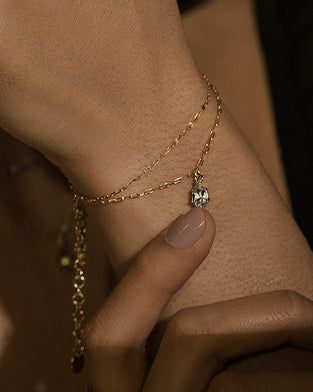 armband 14kt gull og eðalsteinn