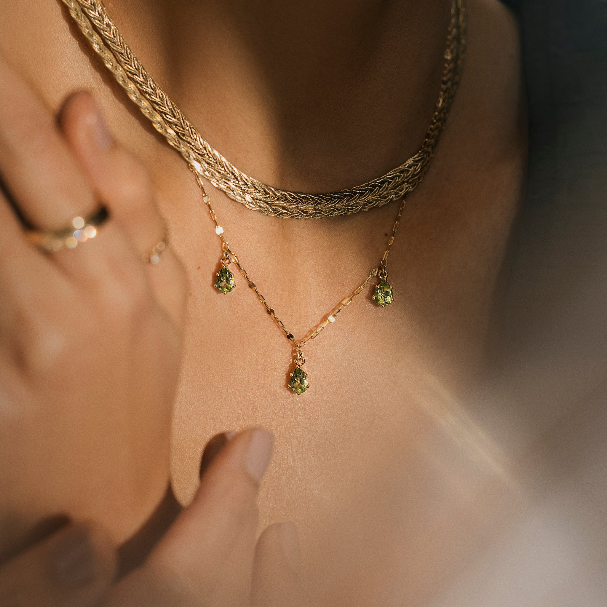 hálsmen 14kt gull með eðalsteinum