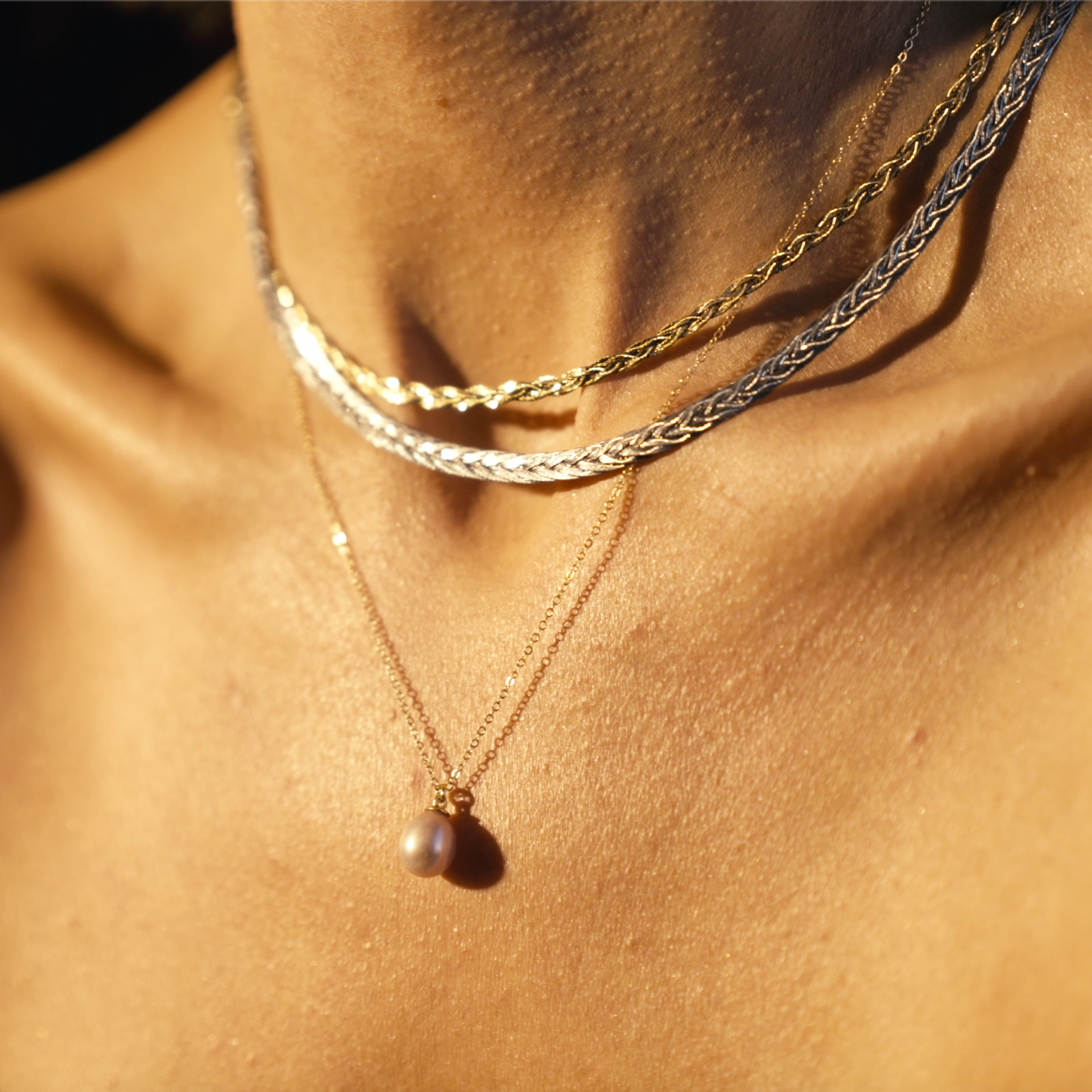 14kt gull hálsmen með perlu og fiskiflétta