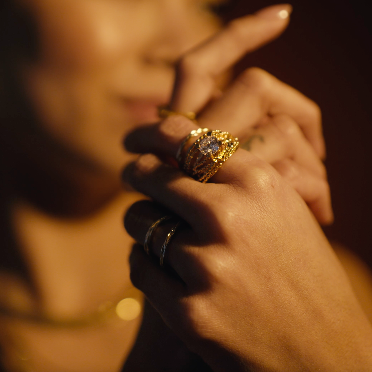 tails hringur með cz steinum