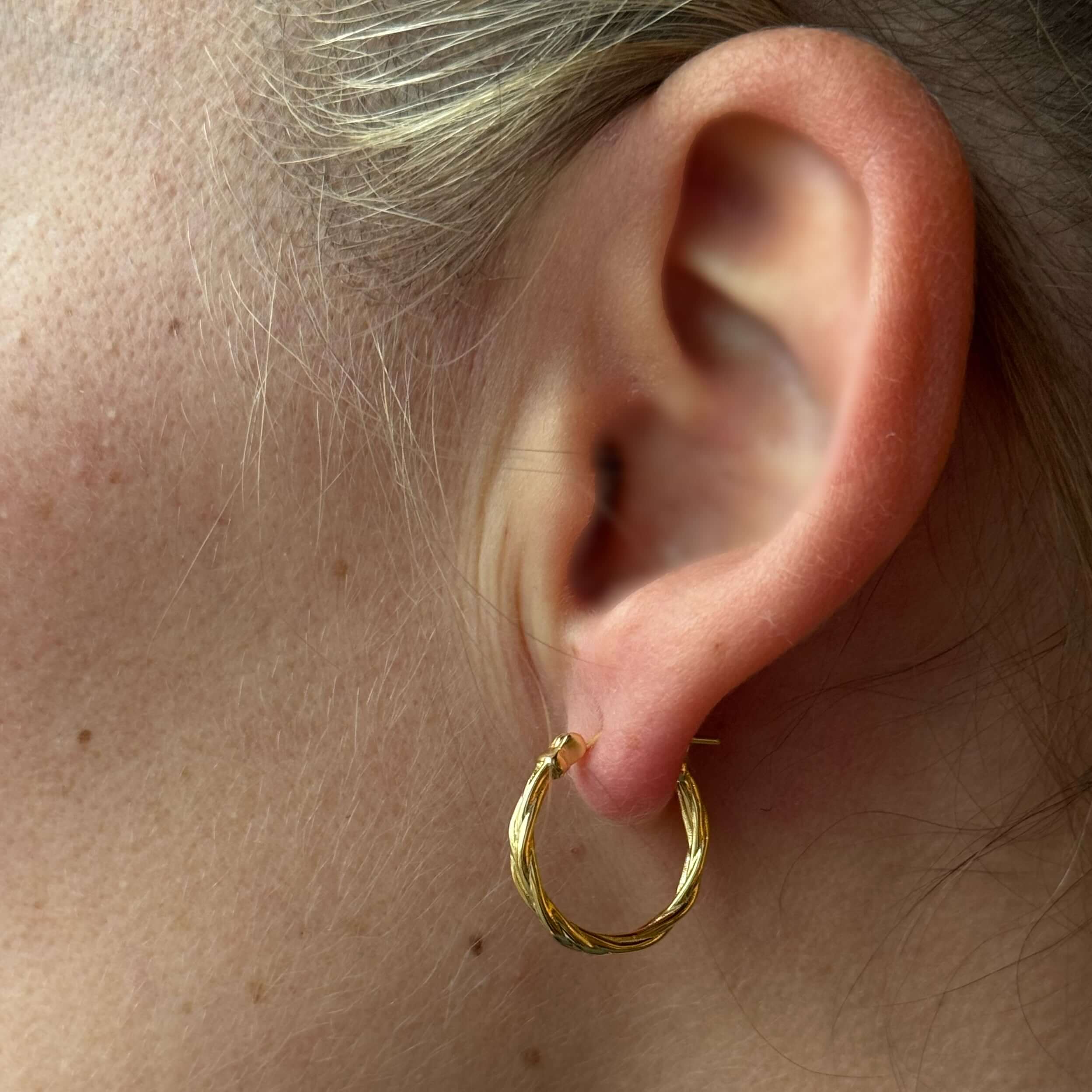 eyrnalokkar fossflétta gylltir