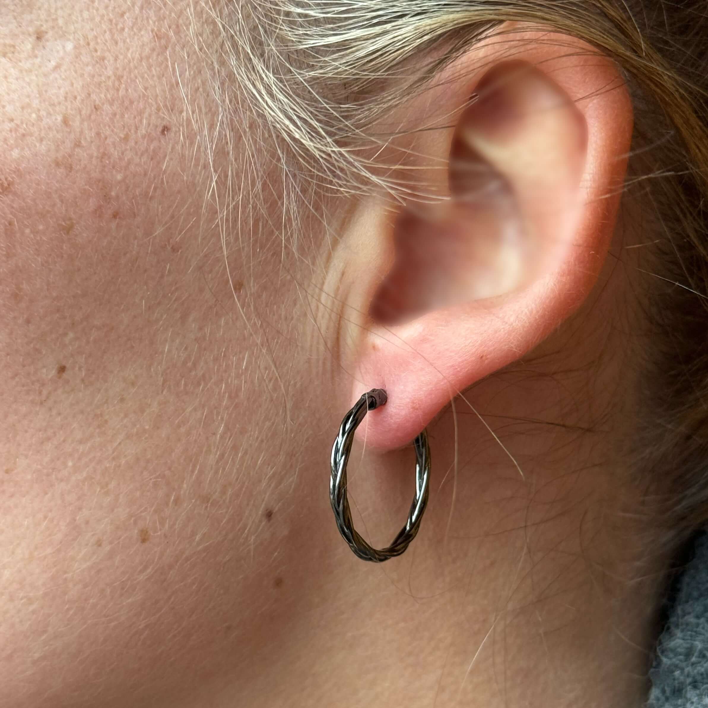 eyrnalokkar fossflétta svart rhodium