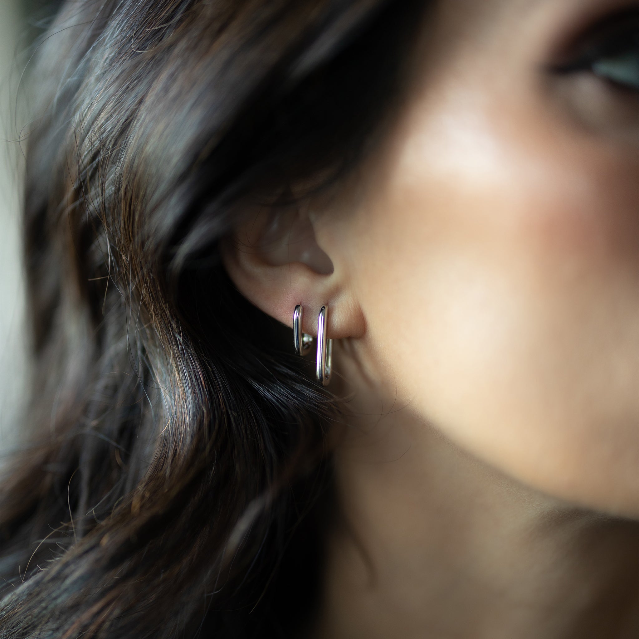 eyrnalokkar ferkanntaðir hoops silfur