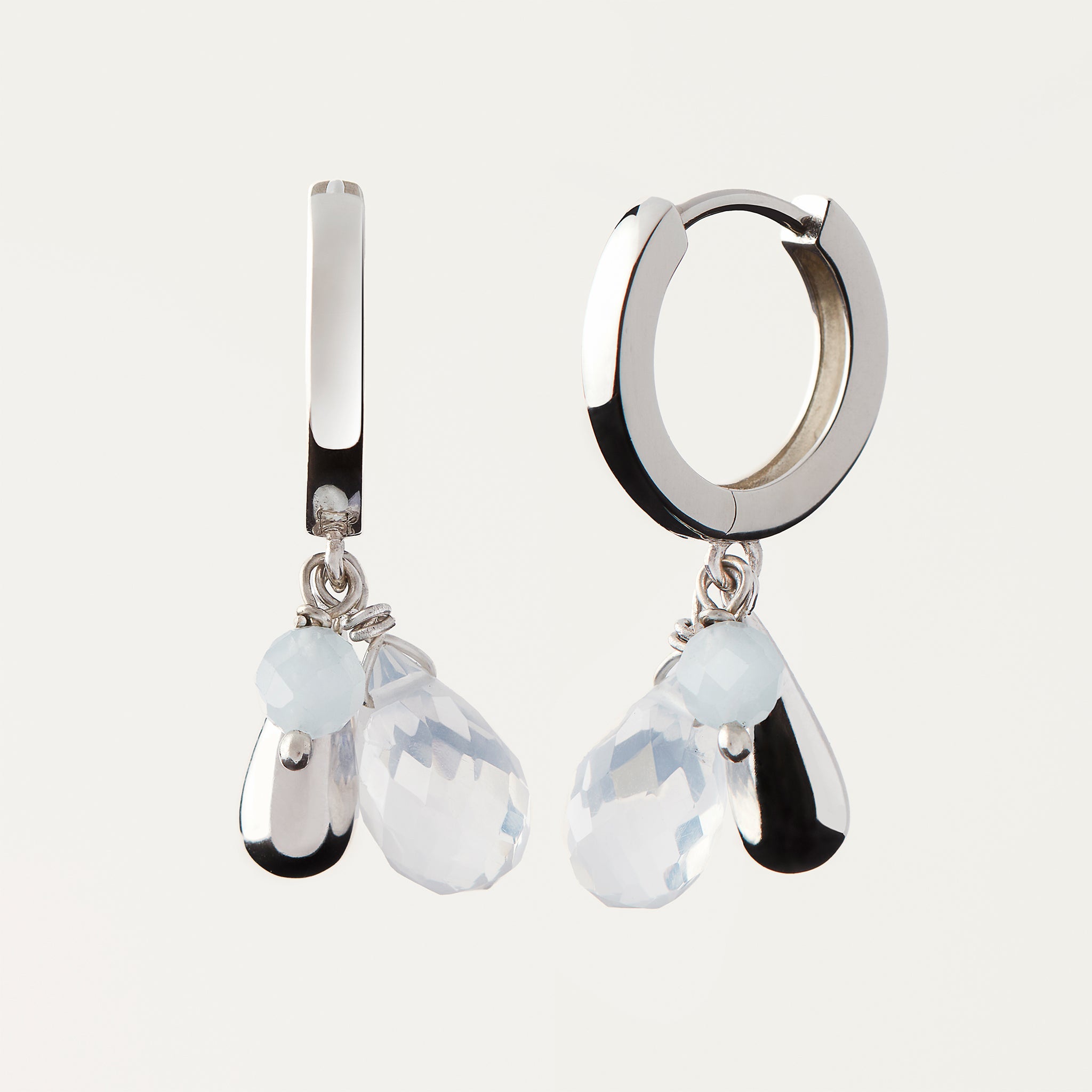 eyrnalokkar með náttúrusteinum