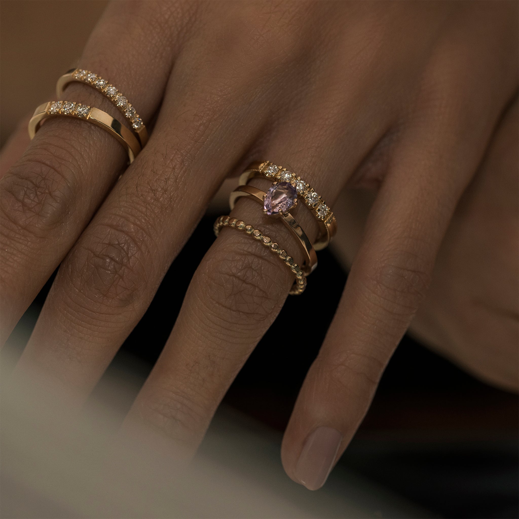 hringur 14kt gull eðalsteinn