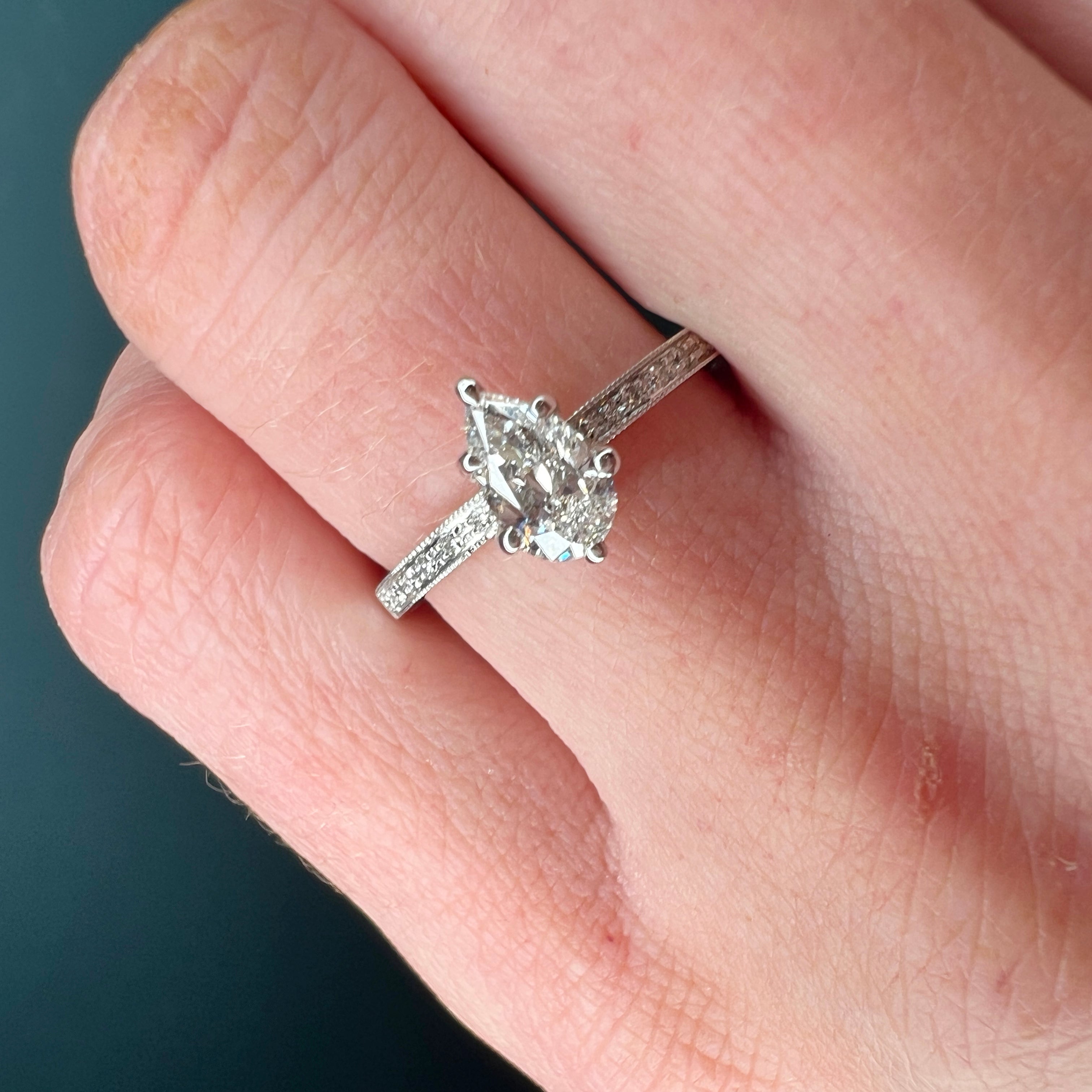 perulaga demantshringur 14kt hvítagull