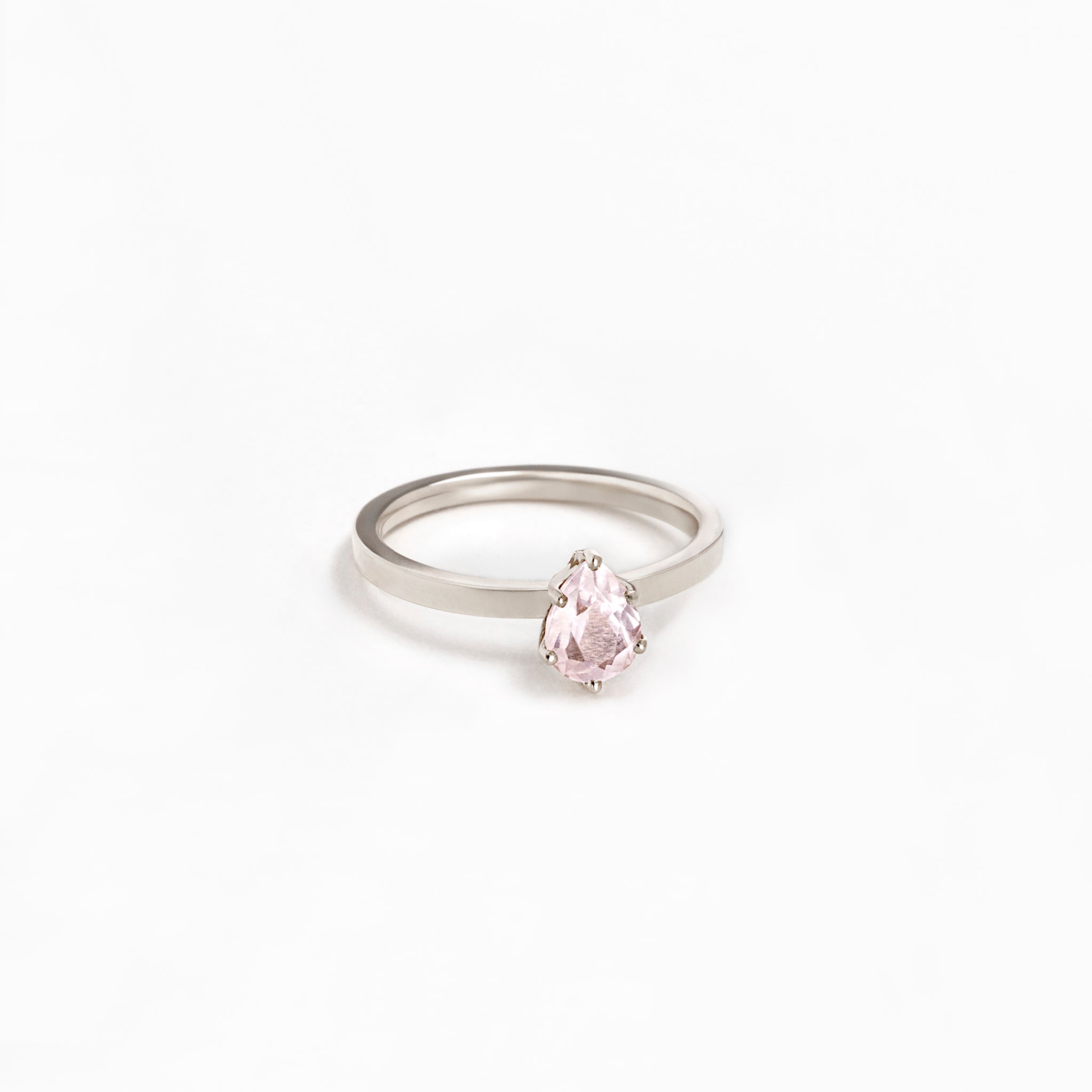 14kt hvítagull hringur eðalsteinn