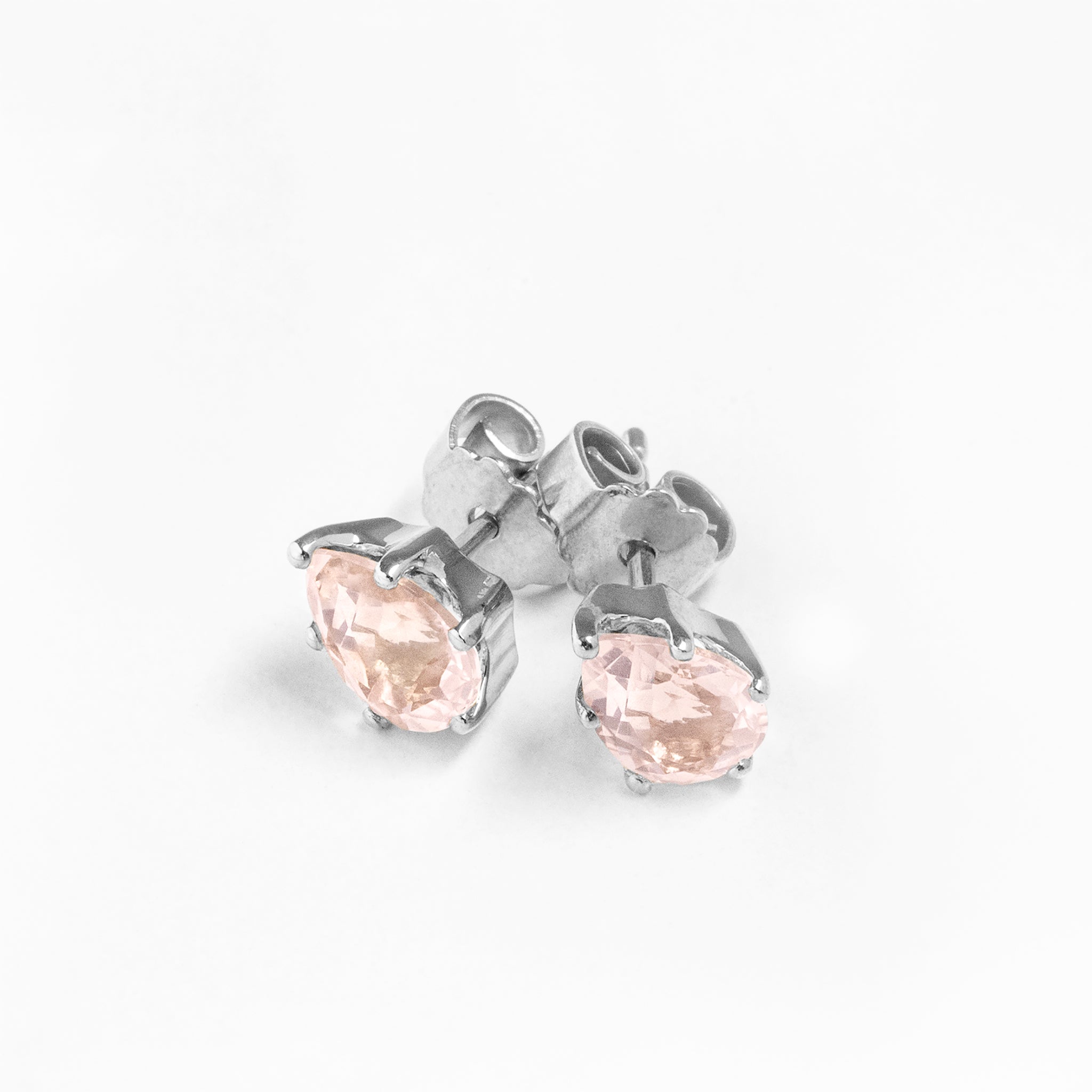 eyrnalokkar studs 14kt hvitagull með eðalsteinum