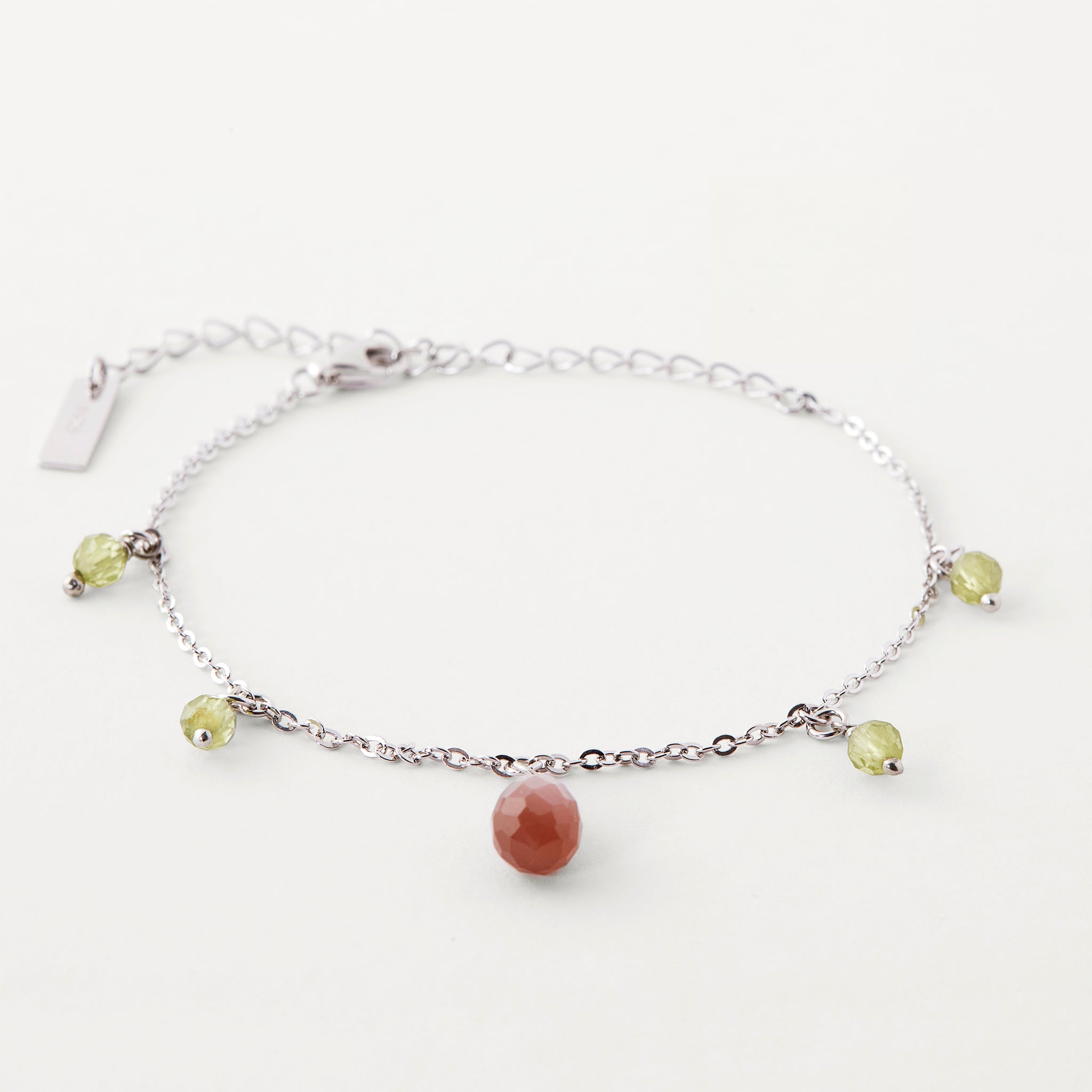 armband með náttúrusteinum