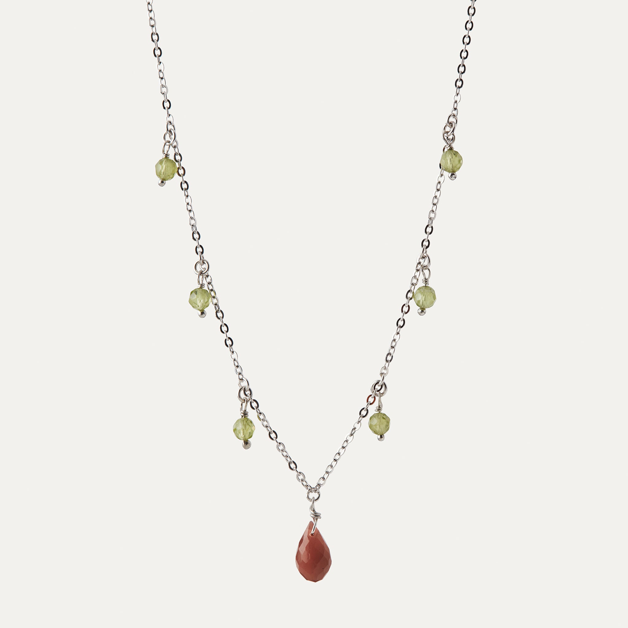 hálsfesti með náttúrusteinum