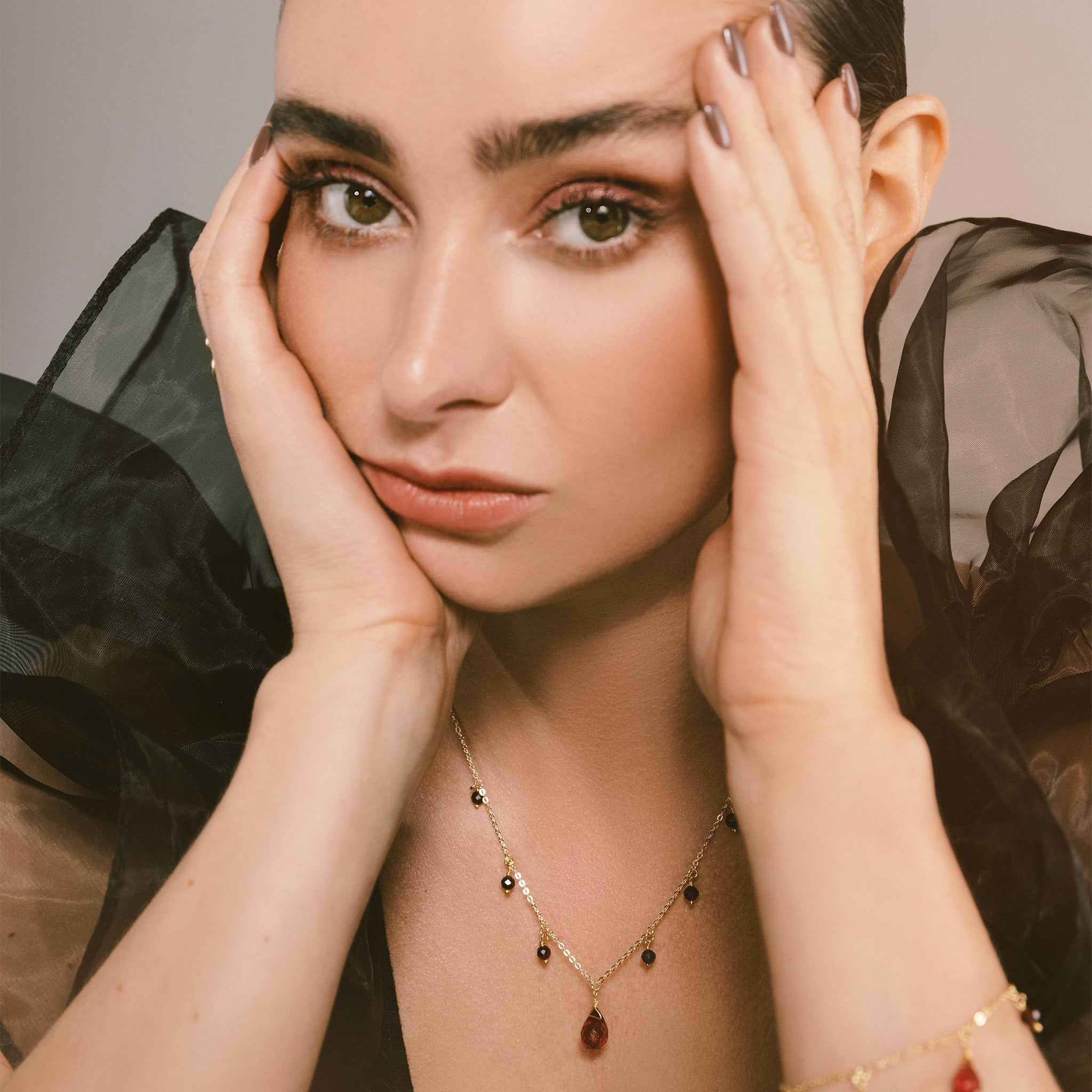 hálsmen með náttúrusteinum