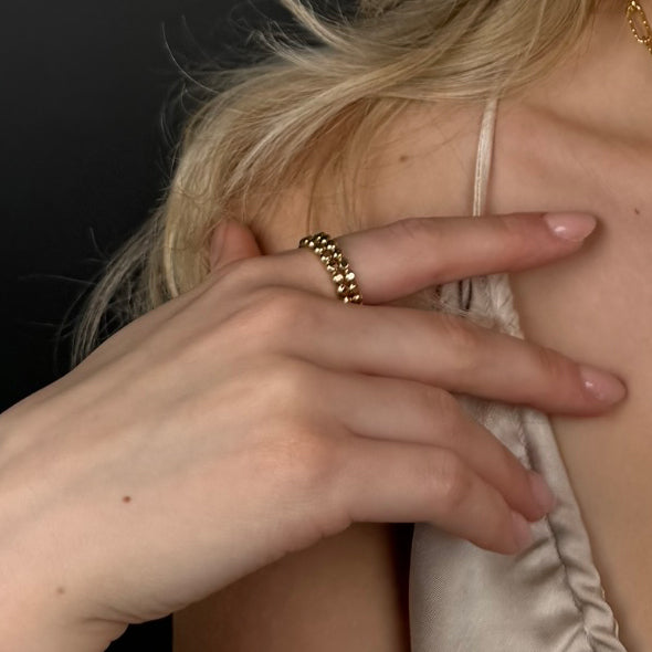 tails hringur gylltur