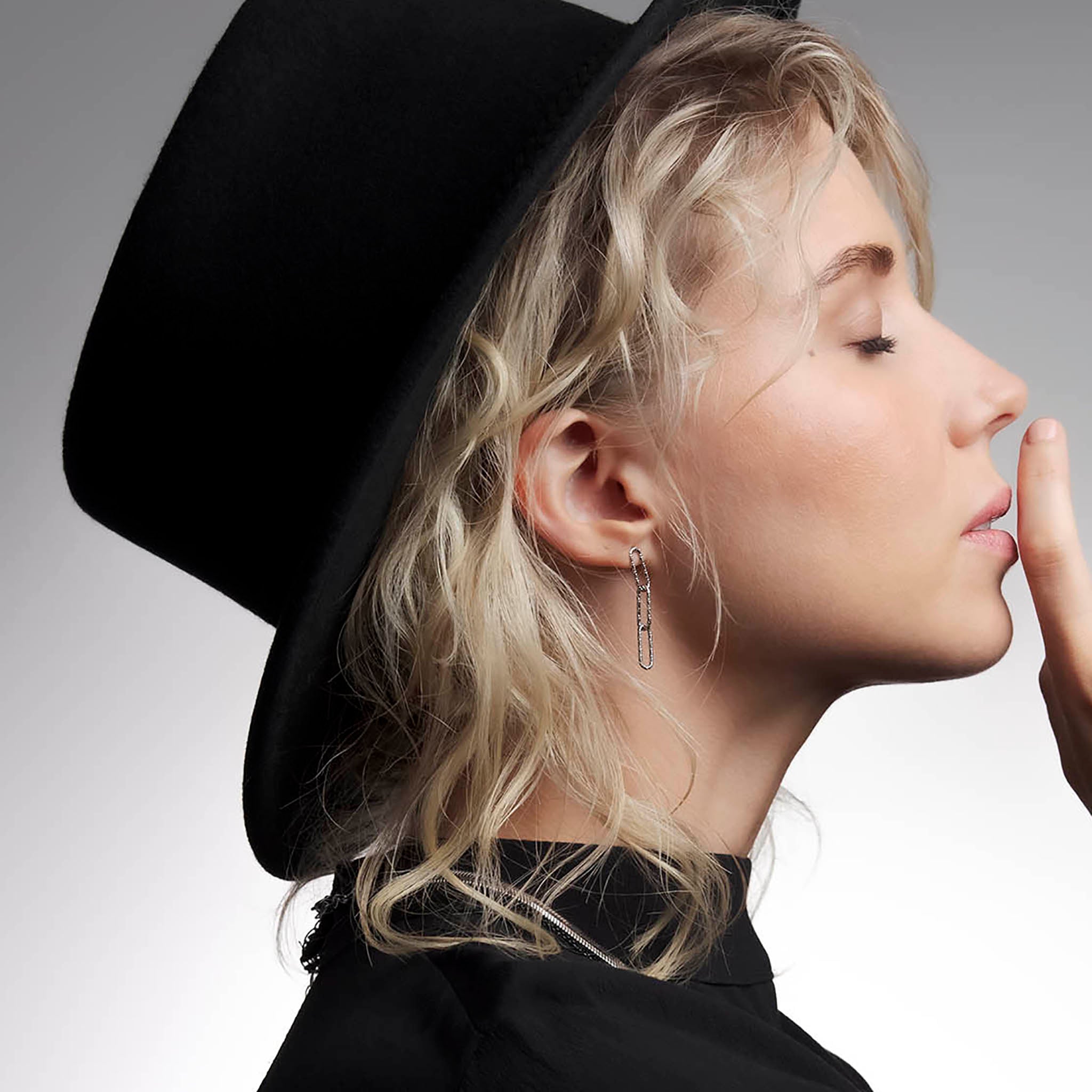 Eyrnalokkar hlekkir silfur