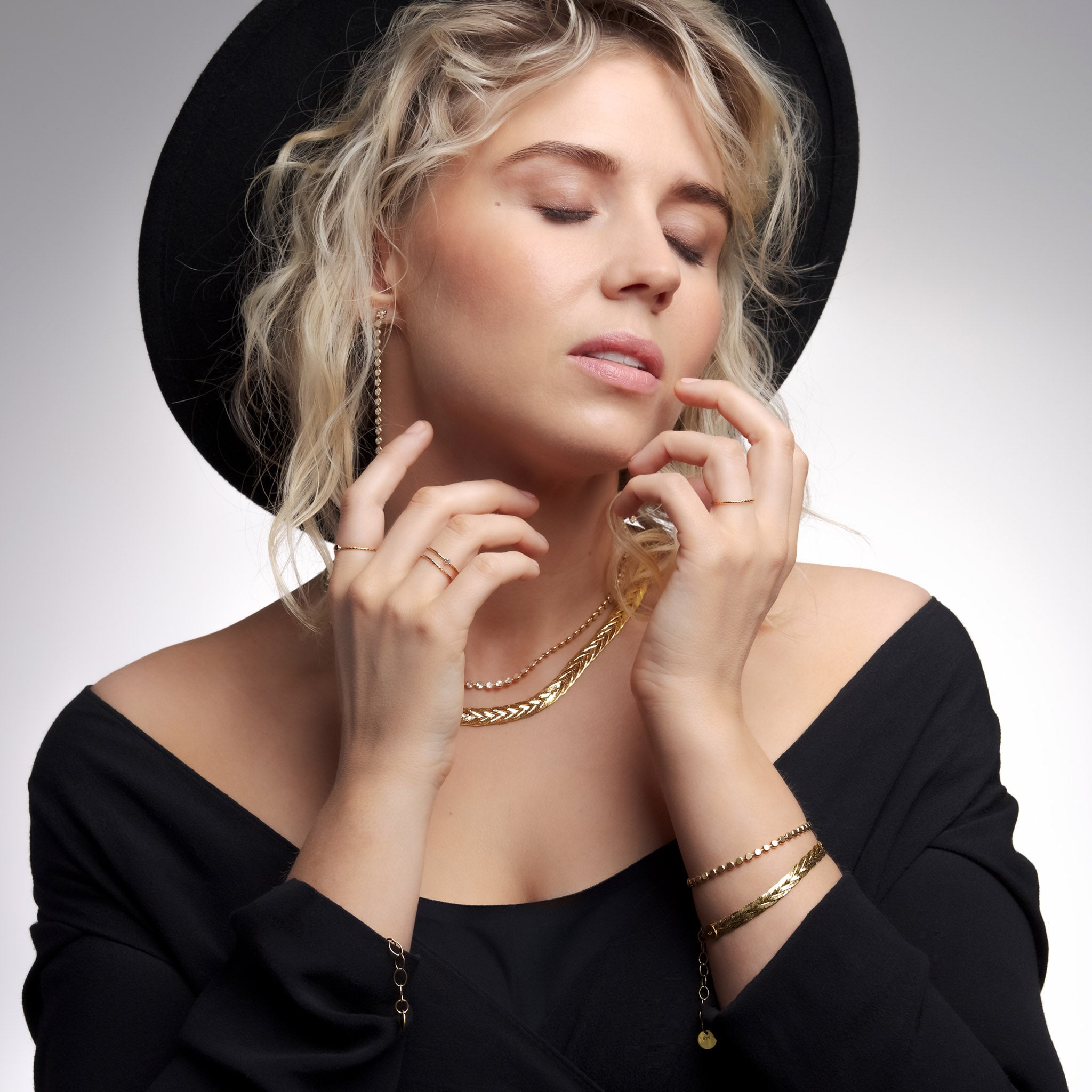 eyrnalokkar lafandi síðir gylltir og silfur