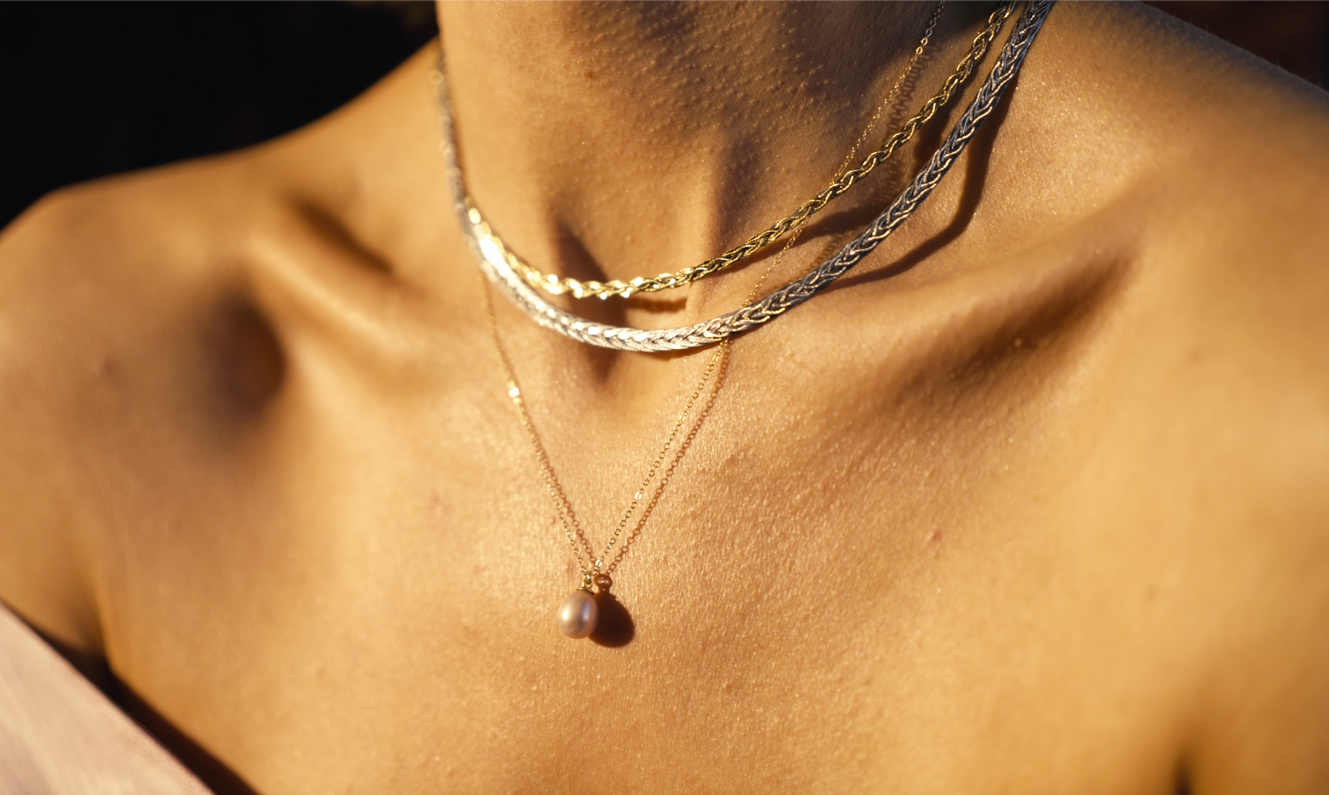 14kt gull hálsmen með perlu og fiskiflétta