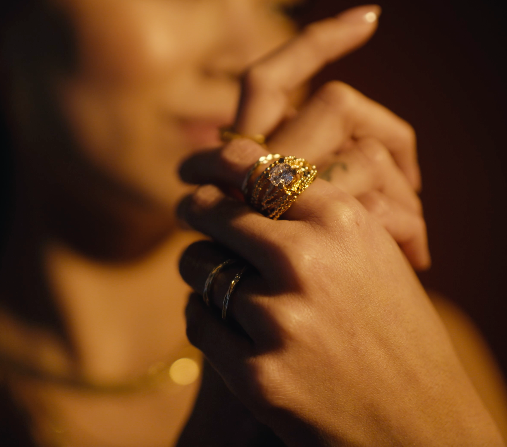 tails hringur með cz steinum