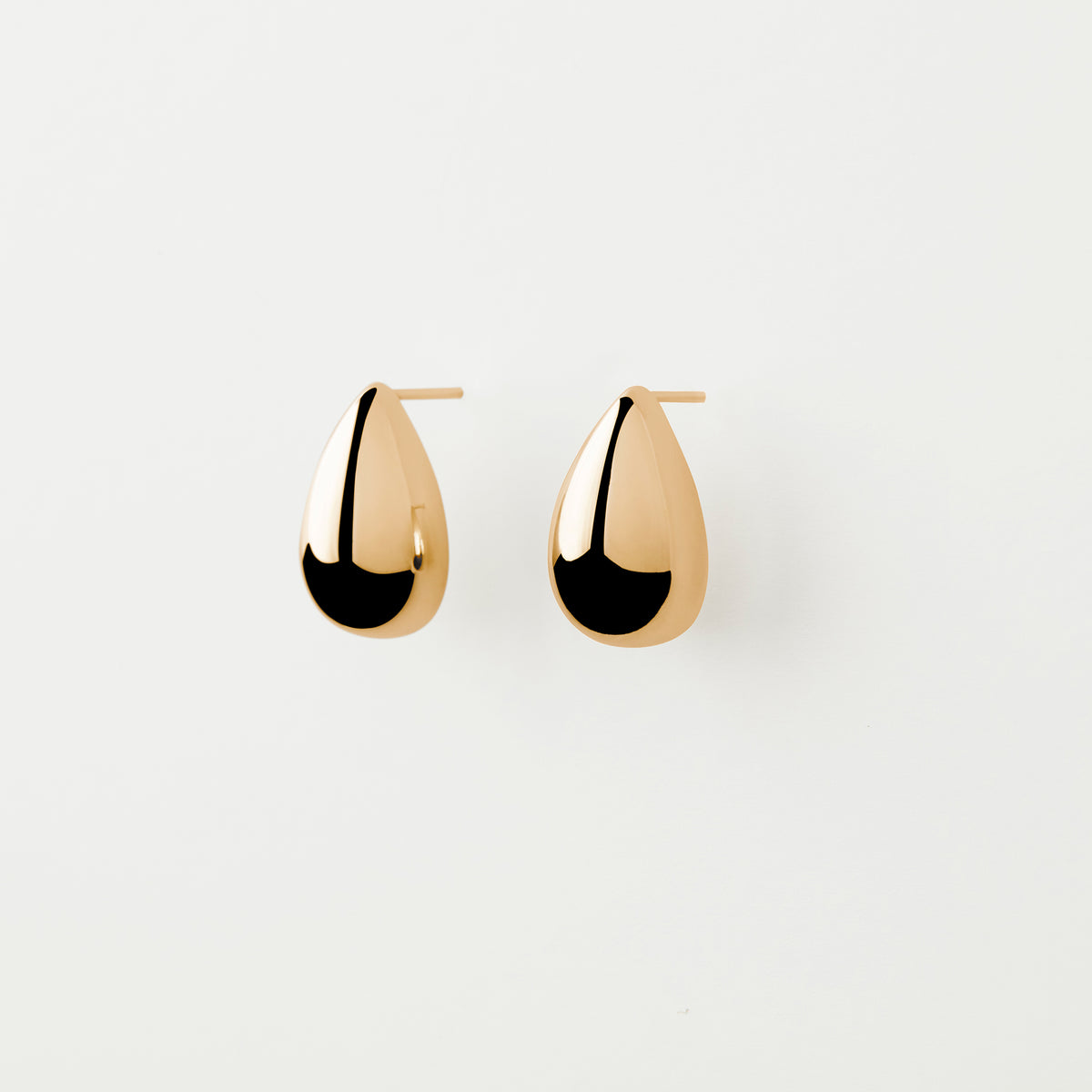 Stilla stud eyrnalokkar – BY•L